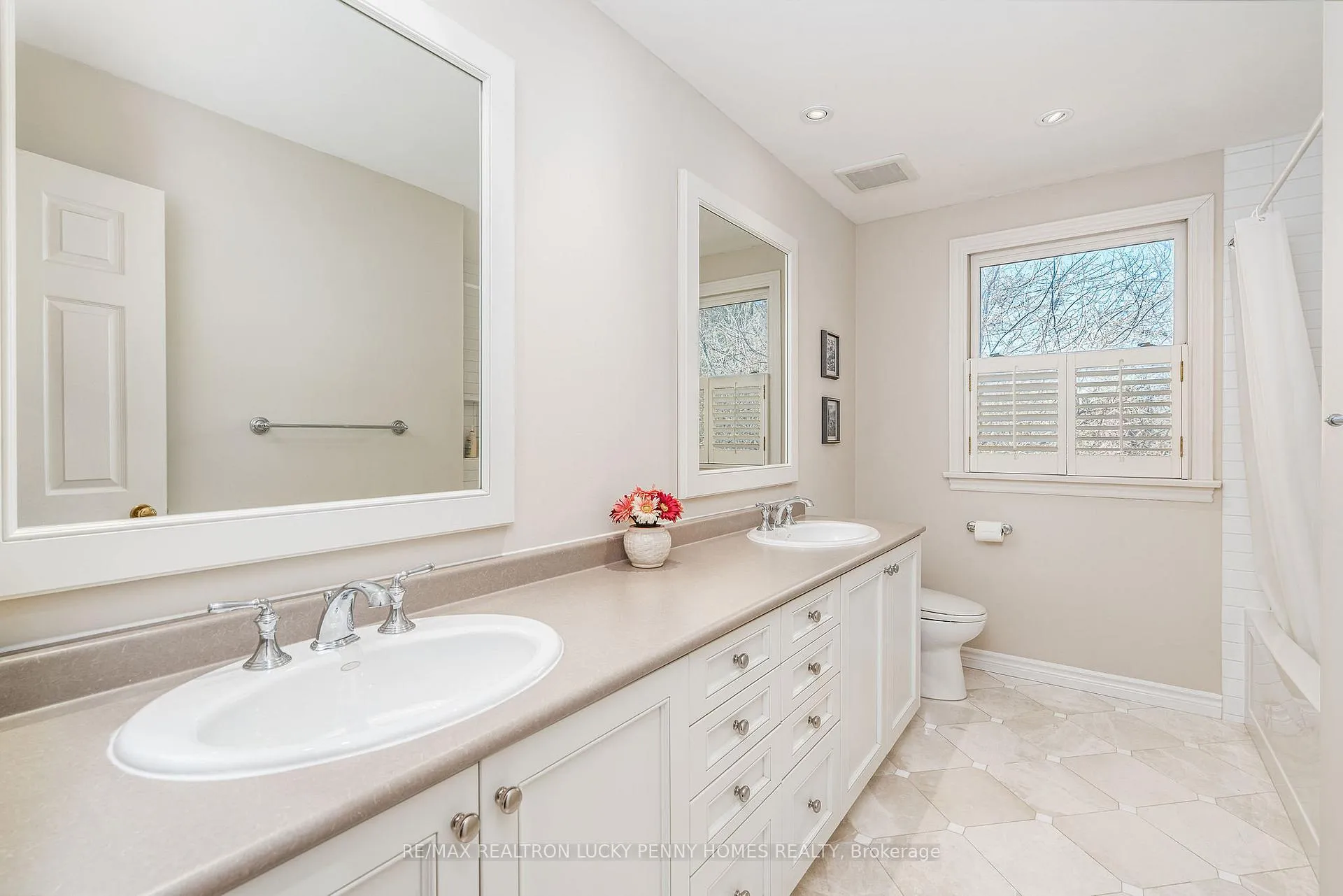 Photo 30 of 8 Goodmills Court, Markham, Unionville — HOMEH