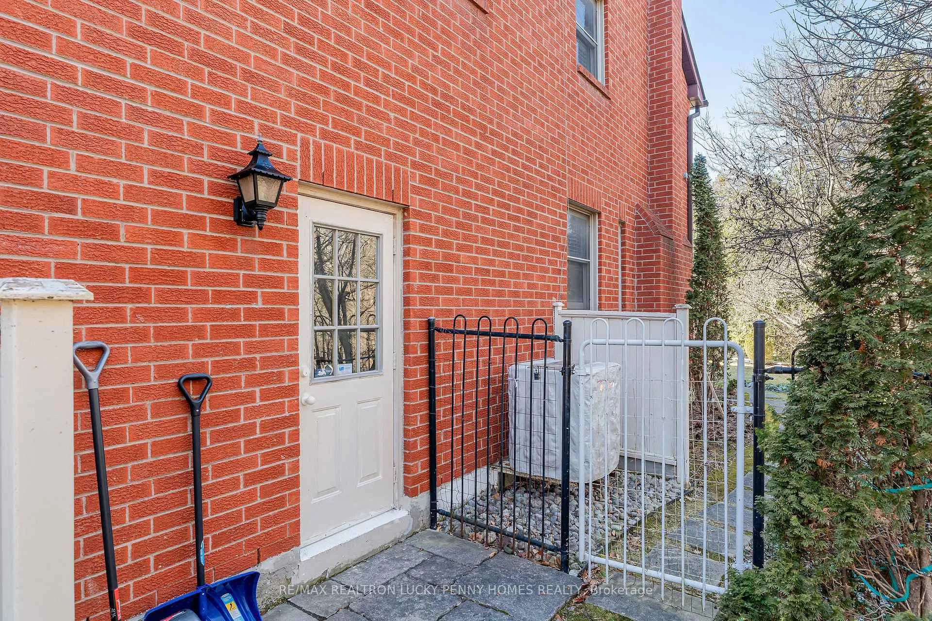 Photo 41 of 8 Goodmills Court, Markham, Unionville — HOMEH