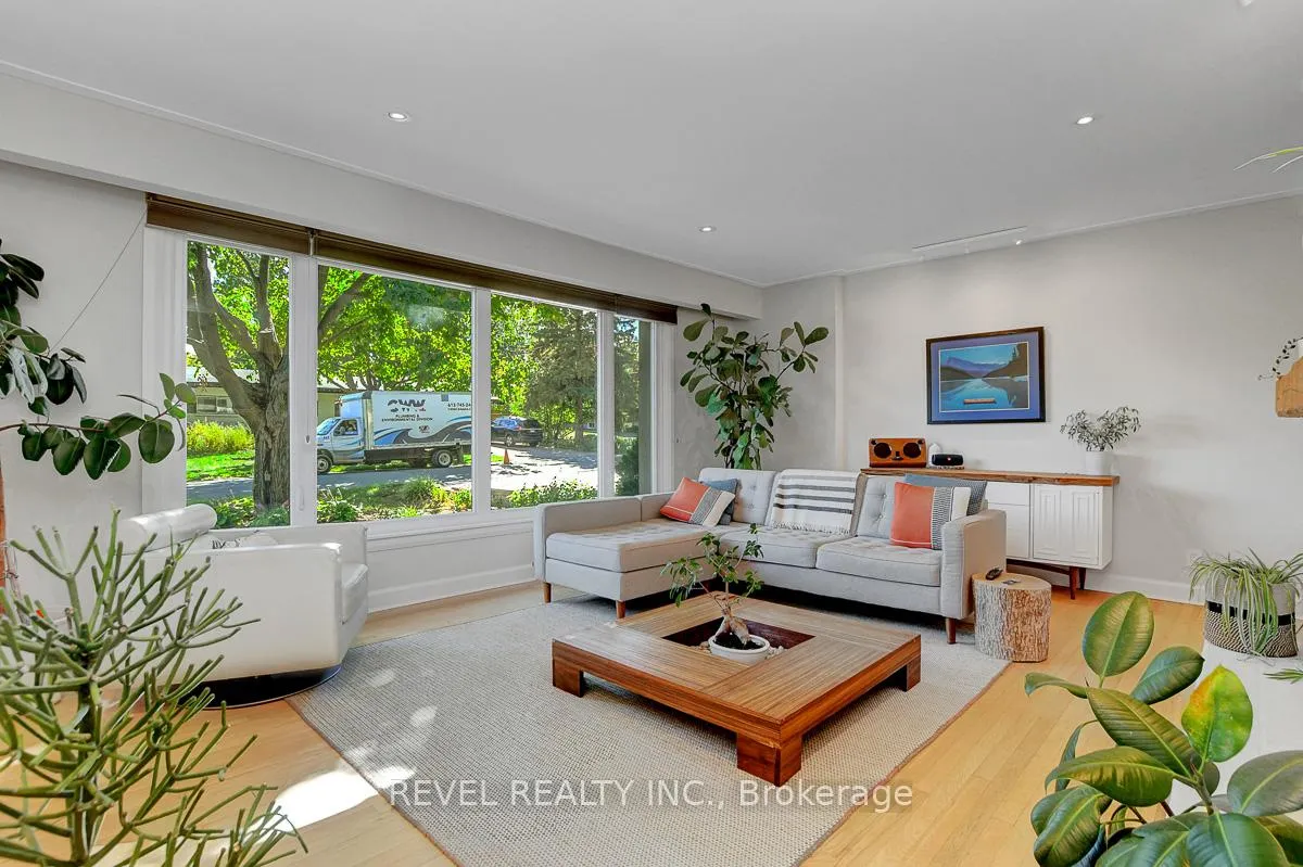 Photo 5 of 353 Mountbatten Avenue, Ottawa, Alta Vista/Faircrest Heights — HOMEH