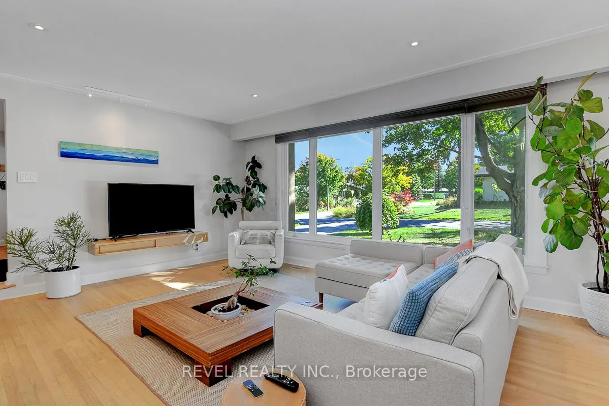Photo 9 of 353 Mountbatten Avenue, Ottawa, Alta Vista/Faircrest Heights — HOMEH