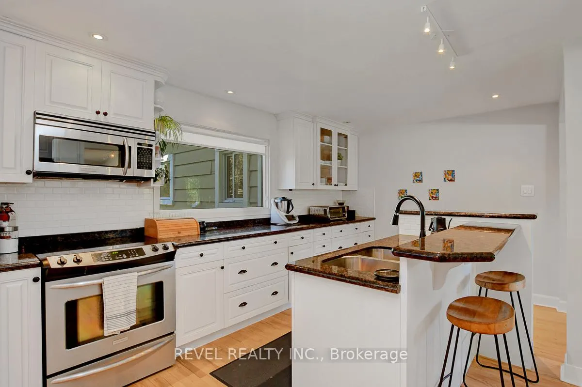 Photo 12 of 353 Mountbatten Avenue, Ottawa, Alta Vista/Faircrest Heights — HOMEH