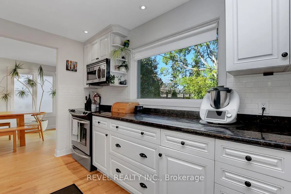 Photo 13 of 353 Mountbatten Avenue, Ottawa, Alta Vista/Faircrest Heights — HOMEH