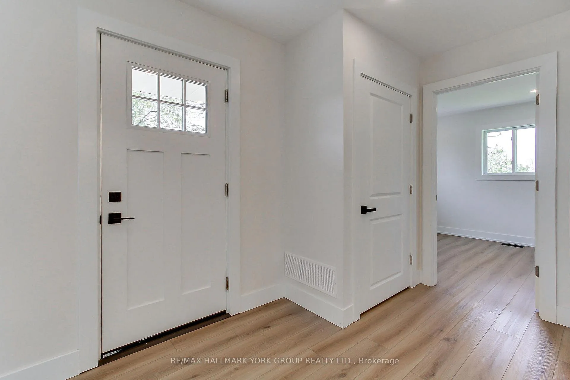 Photo 6 of 32 Larch Lane, Georgina, Virginia — HOMEH