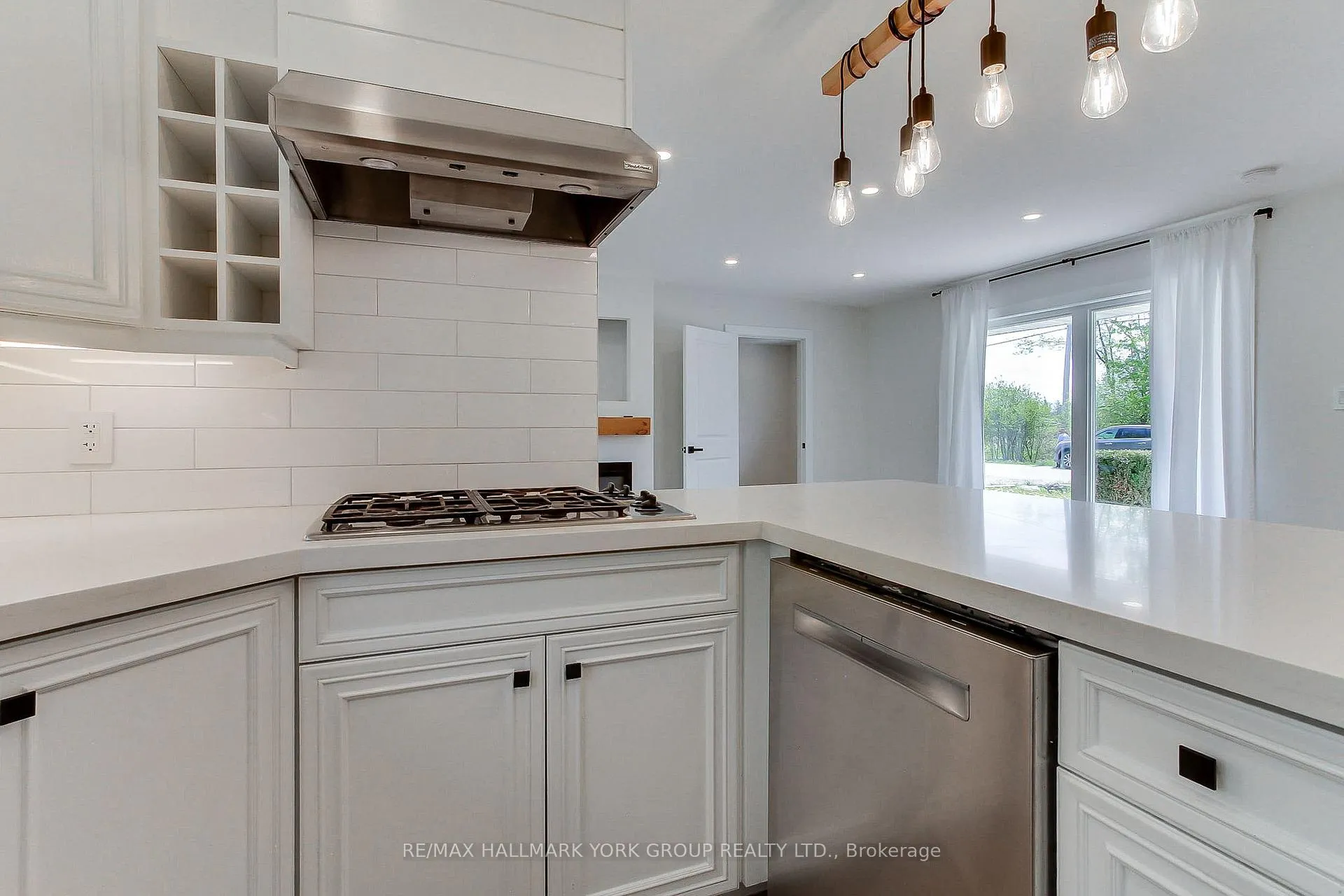 Photo 11 of 32 Larch Lane, Georgina, Virginia — HOMEH