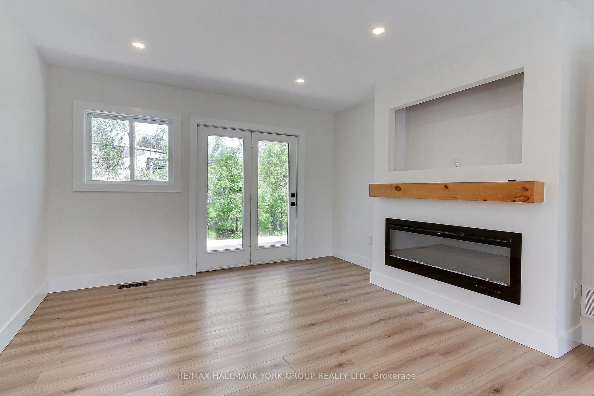 Photo 16 of 32 Larch Lane, Georgina, Virginia — HOMEH