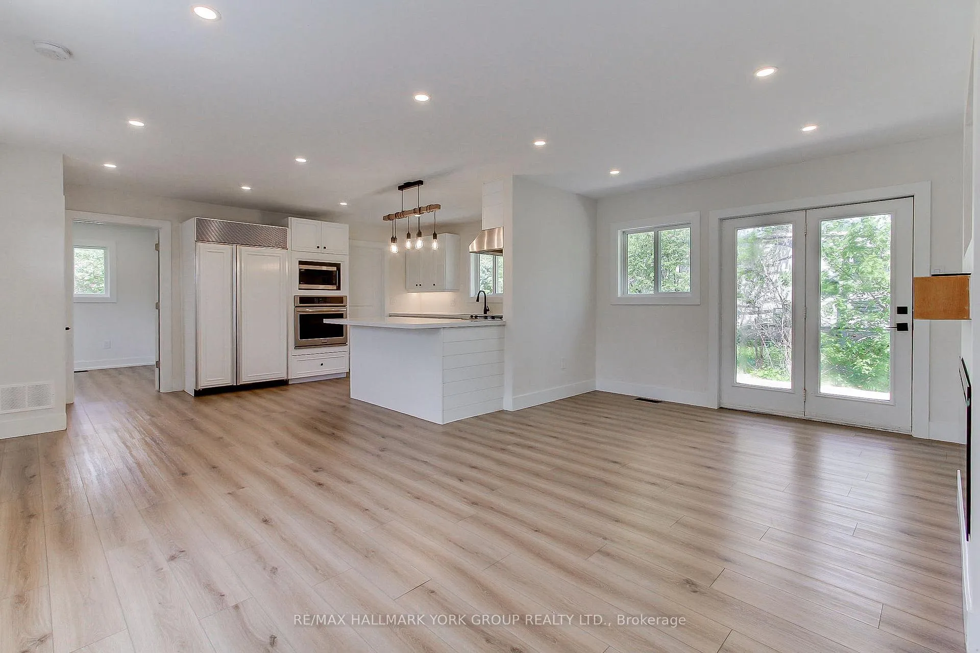 Photo 20 of 32 Larch Lane, Georgina, Virginia — HOMEH