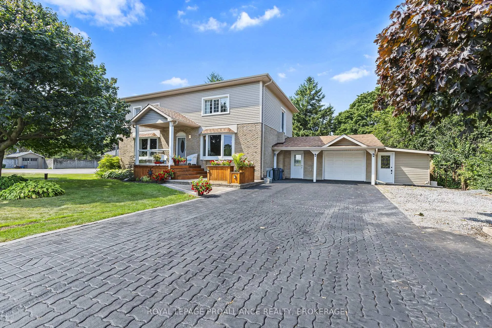 Front of 2112 Burbrook Road