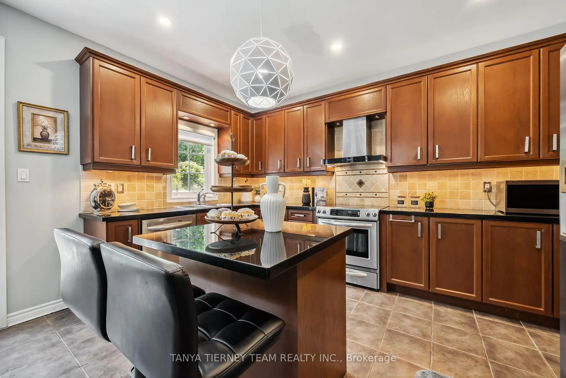 Photo 12 of 165 Rivers Edge Place, Whitby, Taunton North — HOMEH