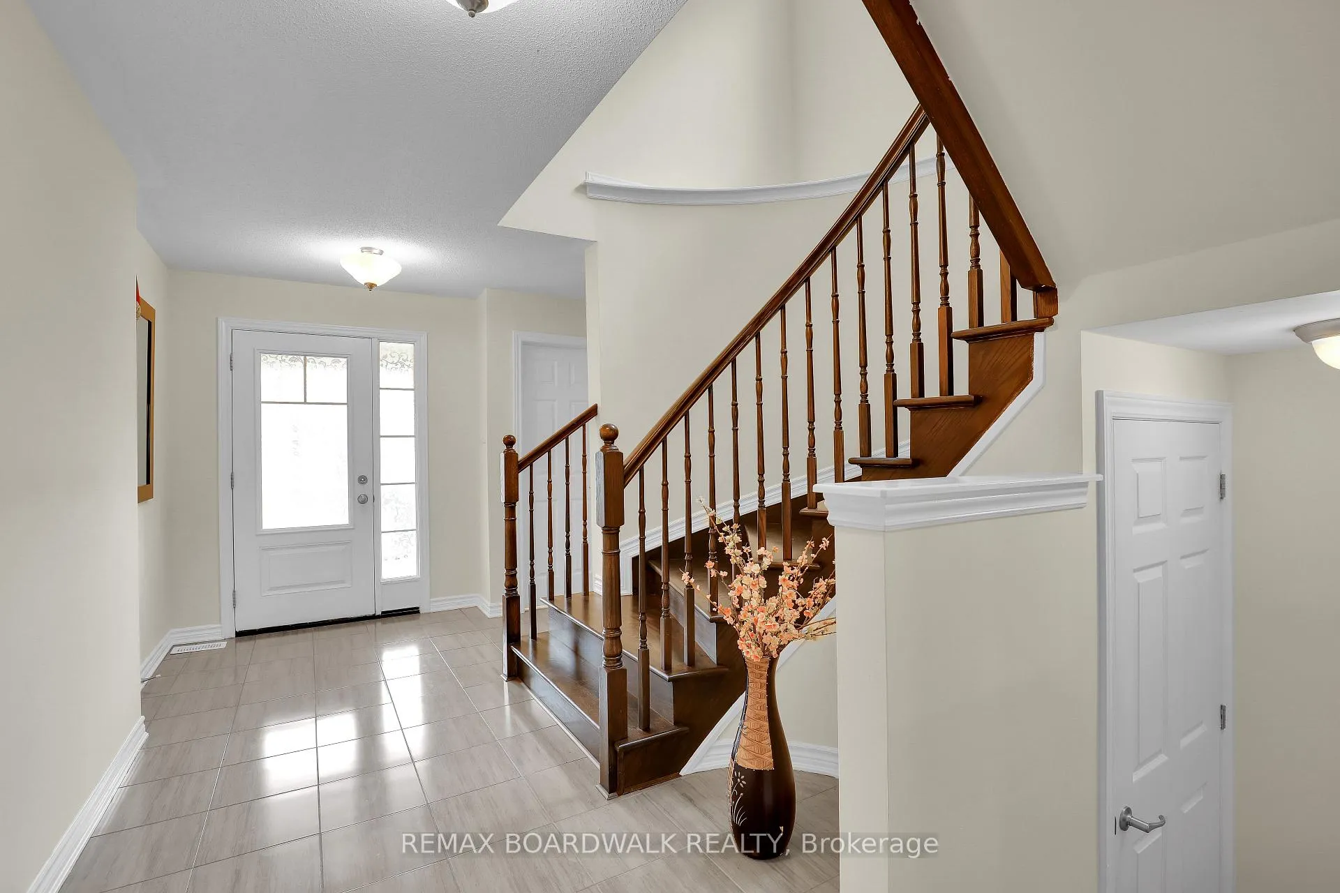 Photo 7 of 340 Sweetclover Way, Ottawa, Avalon West — HOMEH
