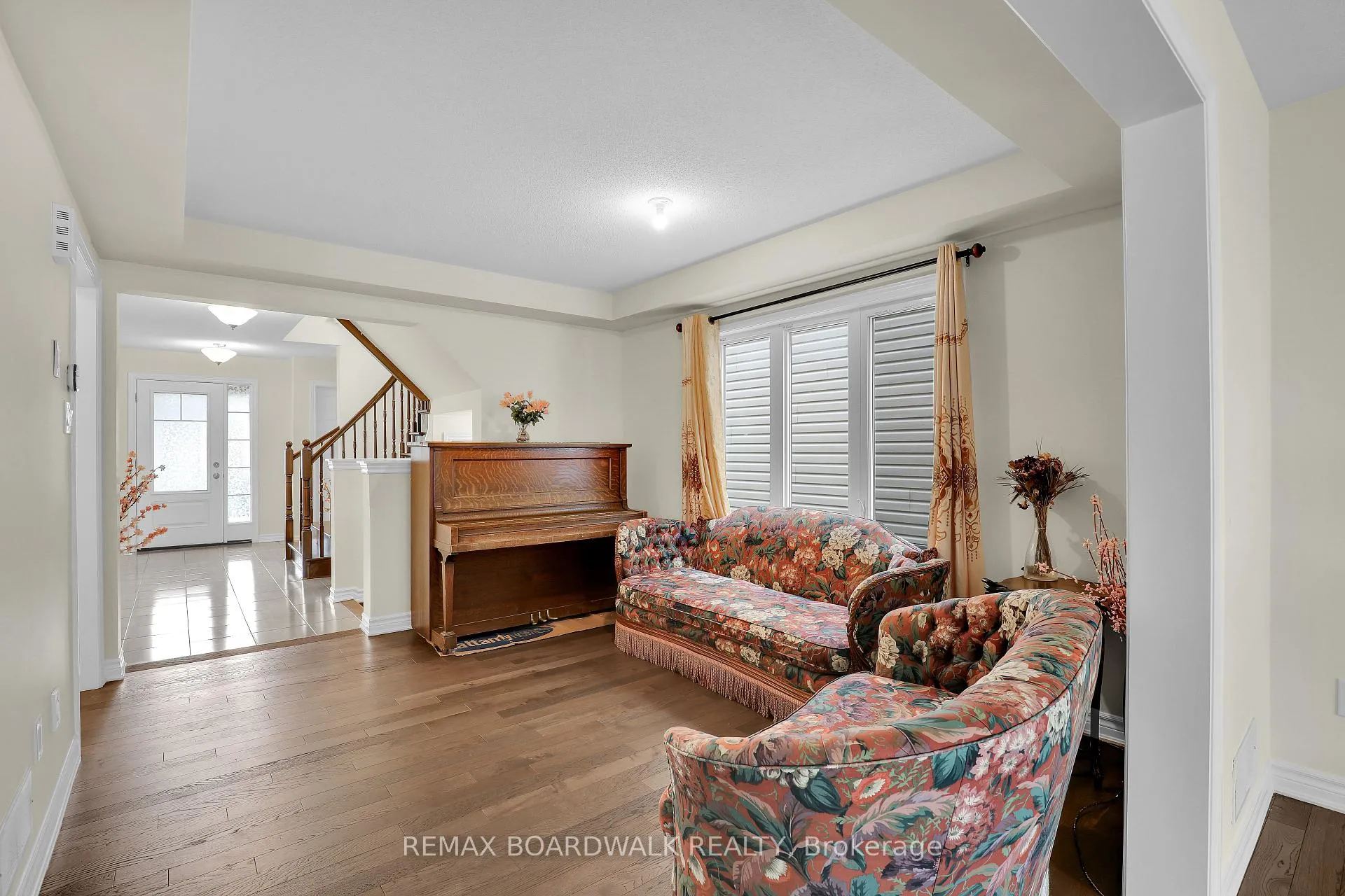 Photo 10 of 340 Sweetclover Way, Ottawa, Avalon West — HOMEH