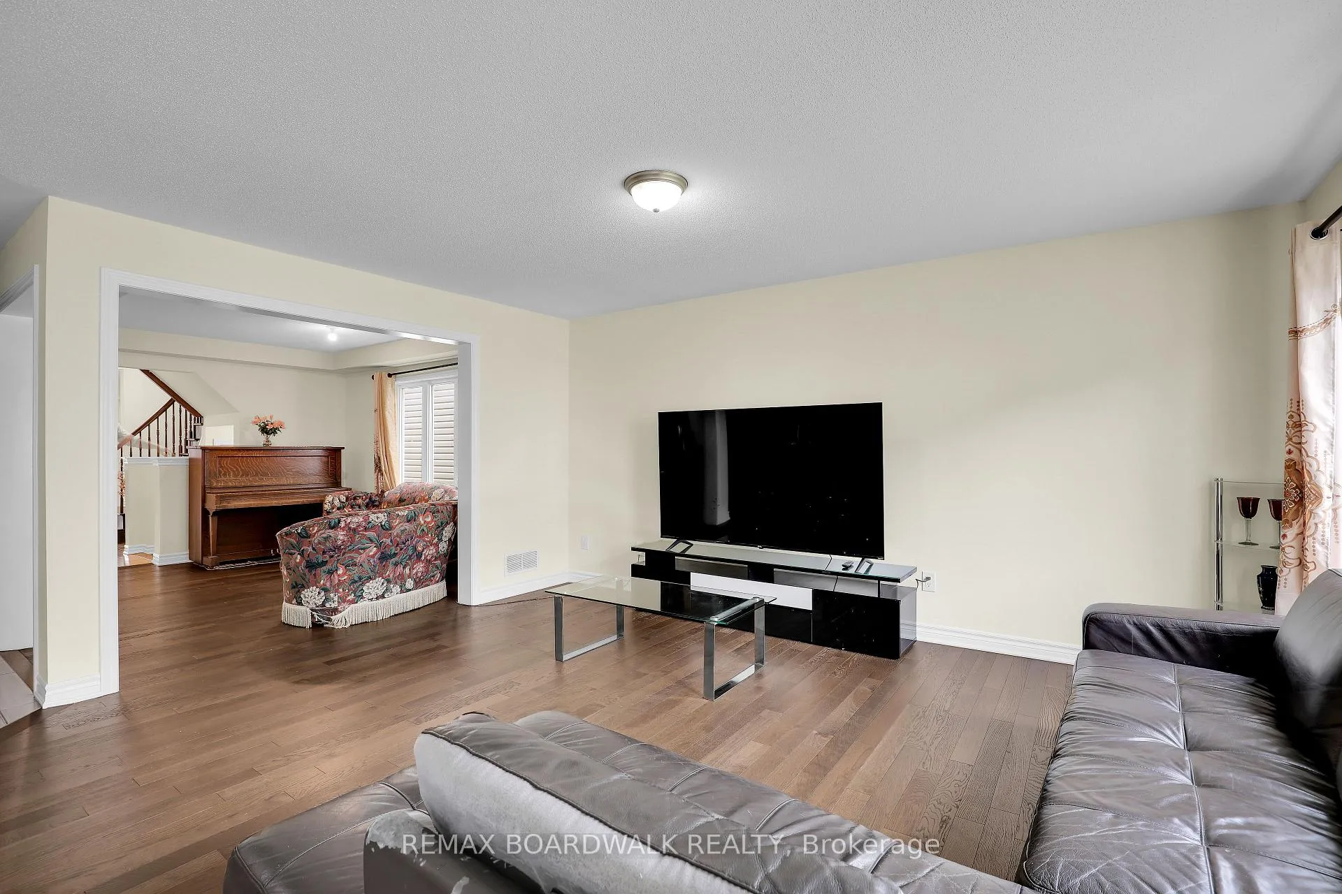 Photo 11 of 340 Sweetclover Way, Ottawa, Avalon West — HOMEH