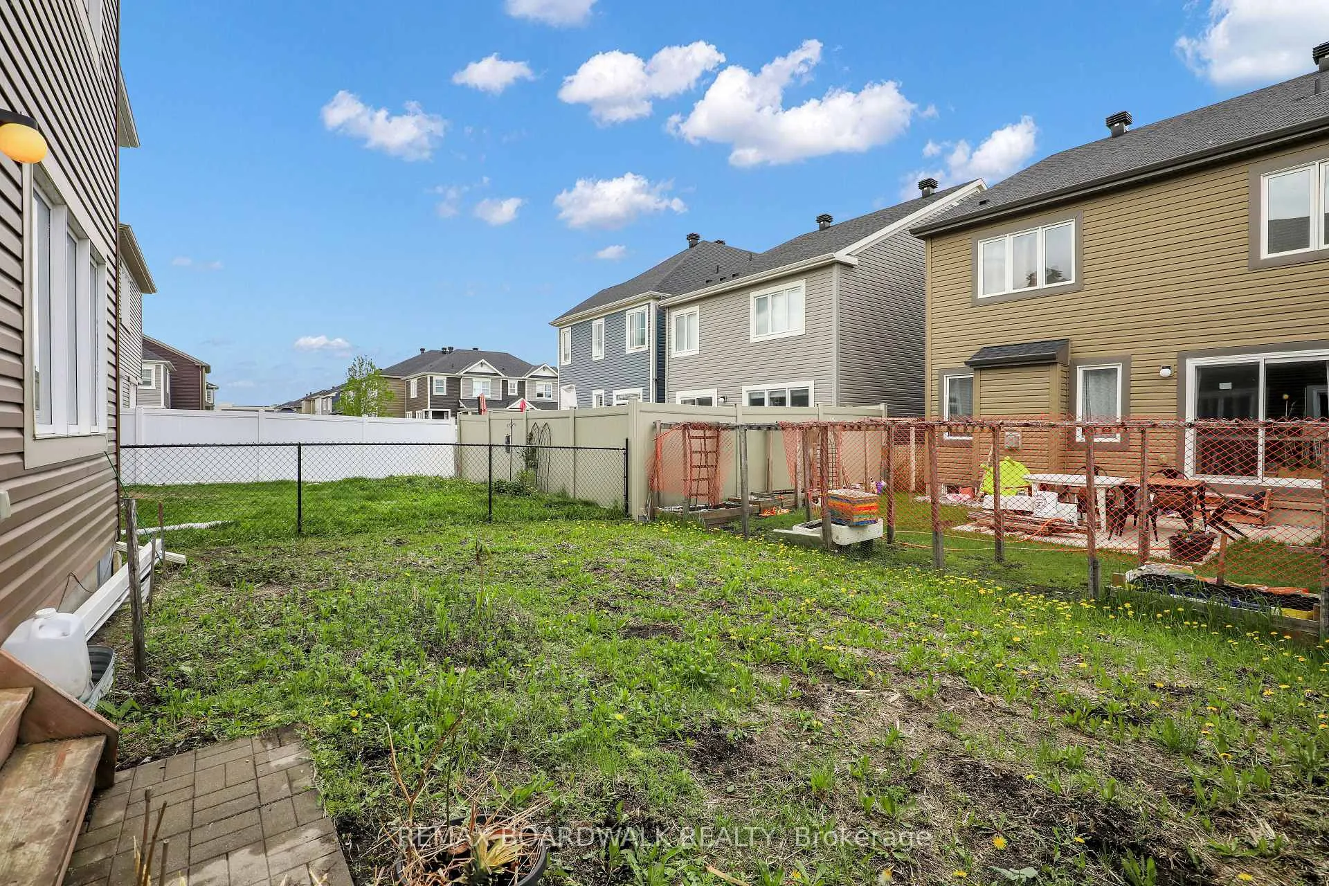 Photo 31 of 340 Sweetclover Way, Ottawa, Avalon West — HOMEH