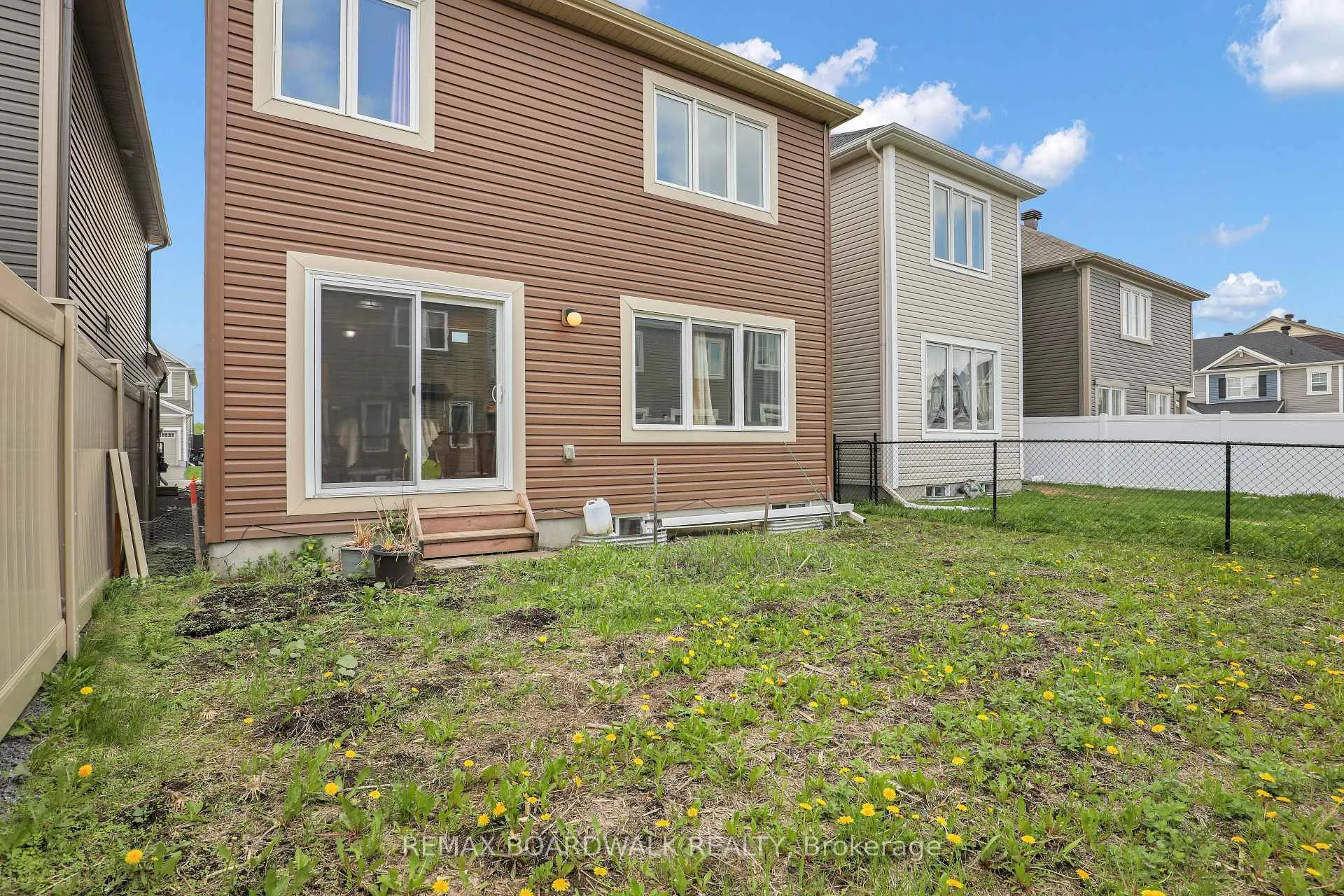 Photo 32 of 340 Sweetclover Way, Ottawa, Avalon West — HOMEH