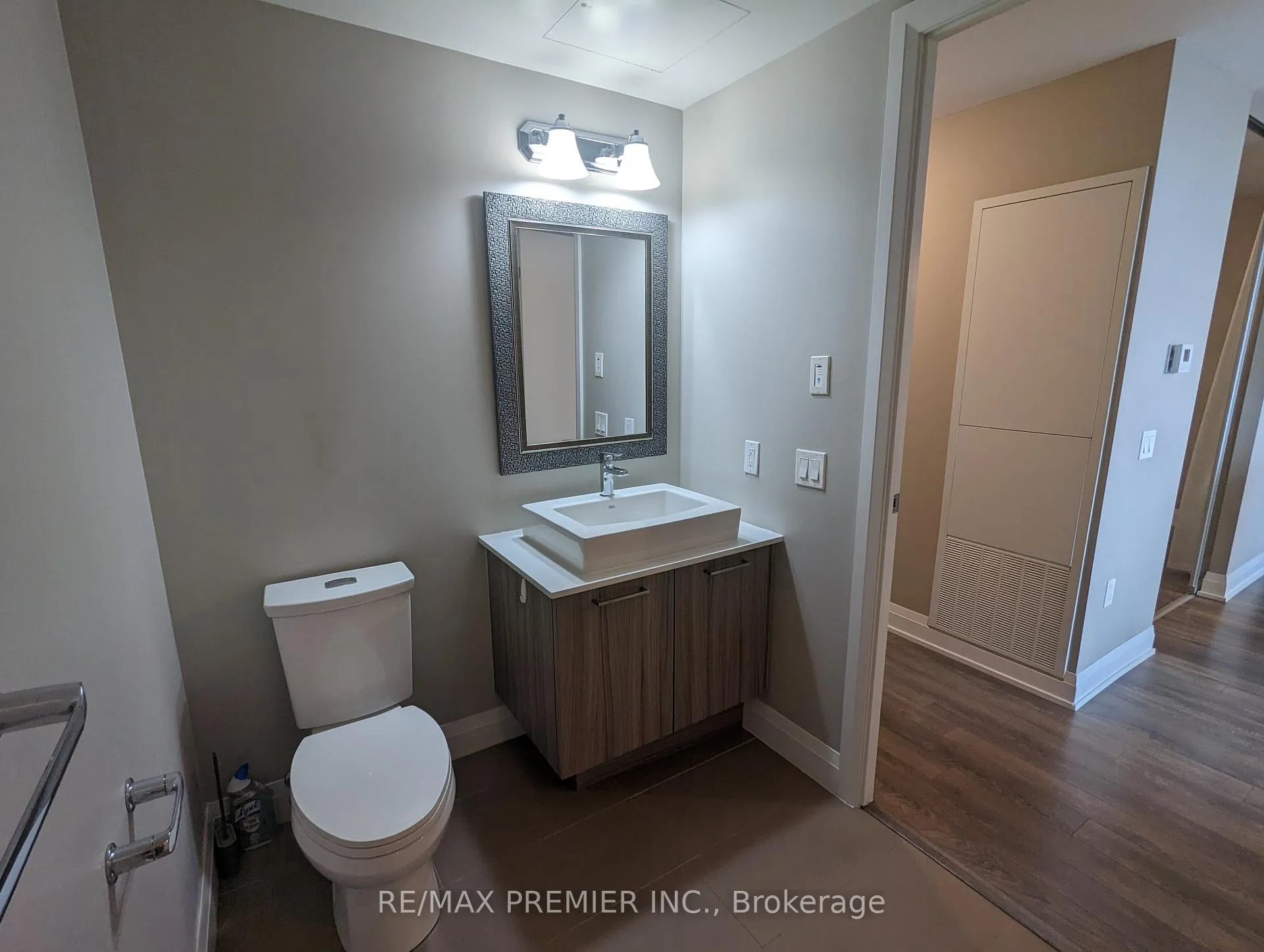 Photo 5 of Unit 801, 4800 Highway 7, Vaughan, East Woodbridge — HOMEH
