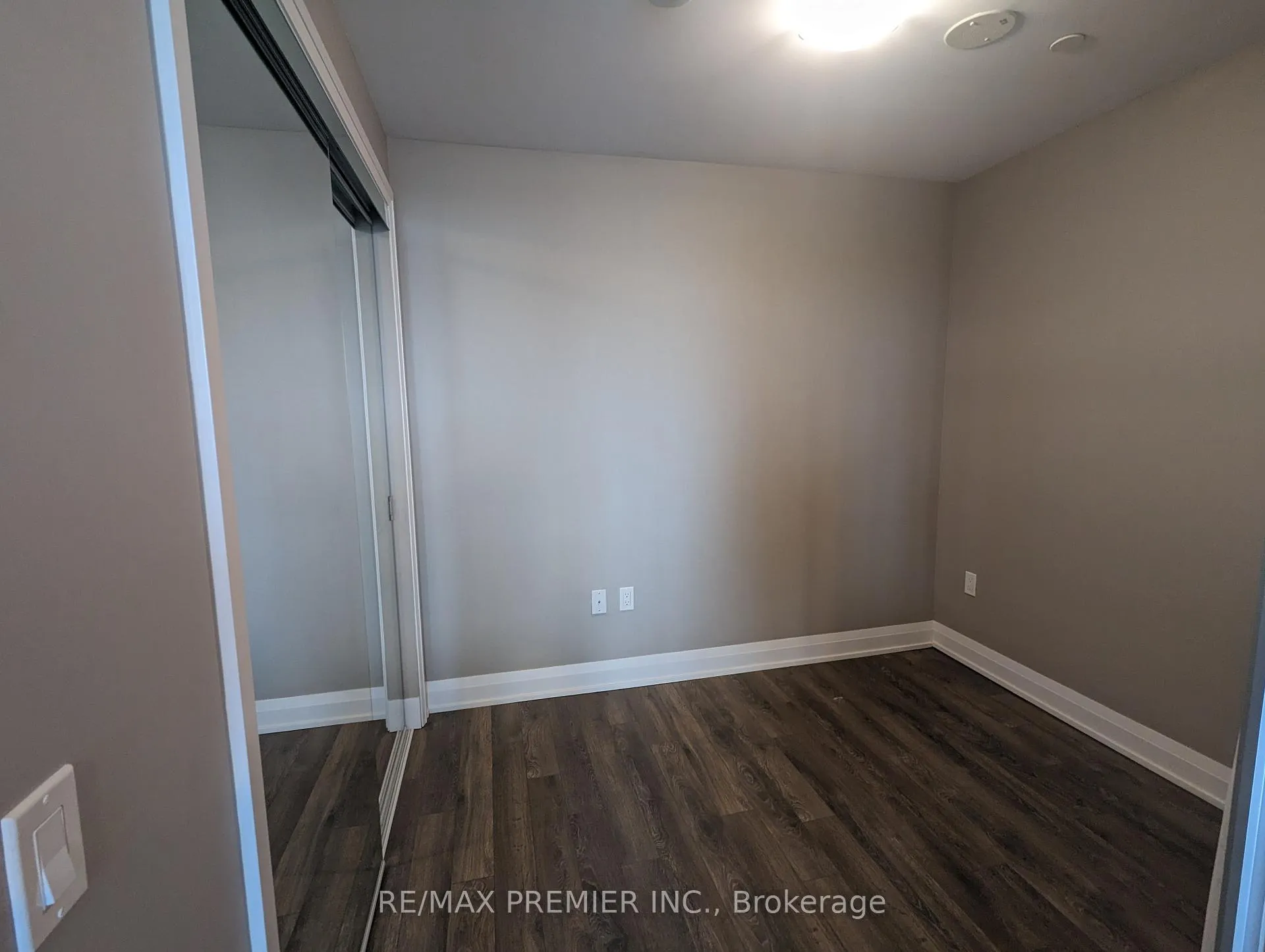 Photo 9 of Unit 801, 4800 Highway 7, Vaughan, East Woodbridge — HOMEH