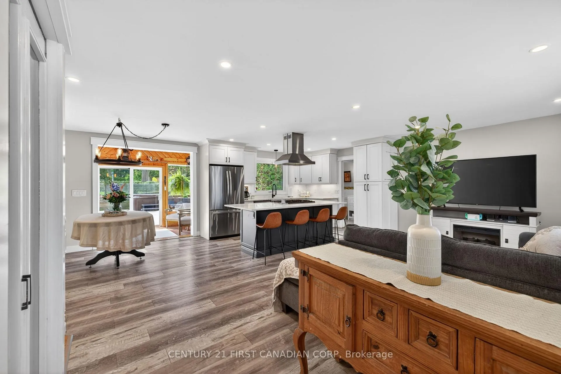 Photo 6 of 10383 Ilderton Road, Middlesex Centre, Rural Middlesex Centre — HOMEH