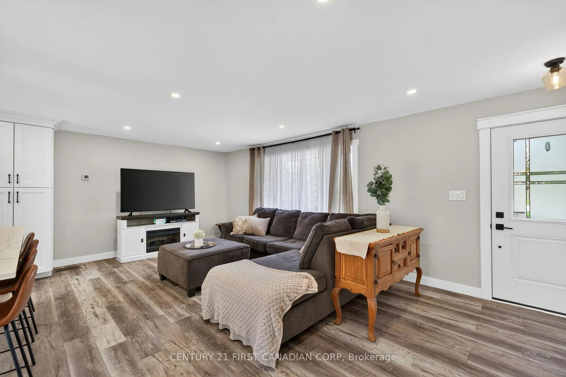 Photo 10 of 10383 Ilderton Road, Middlesex Centre, Rural Middlesex Centre — HOMEH