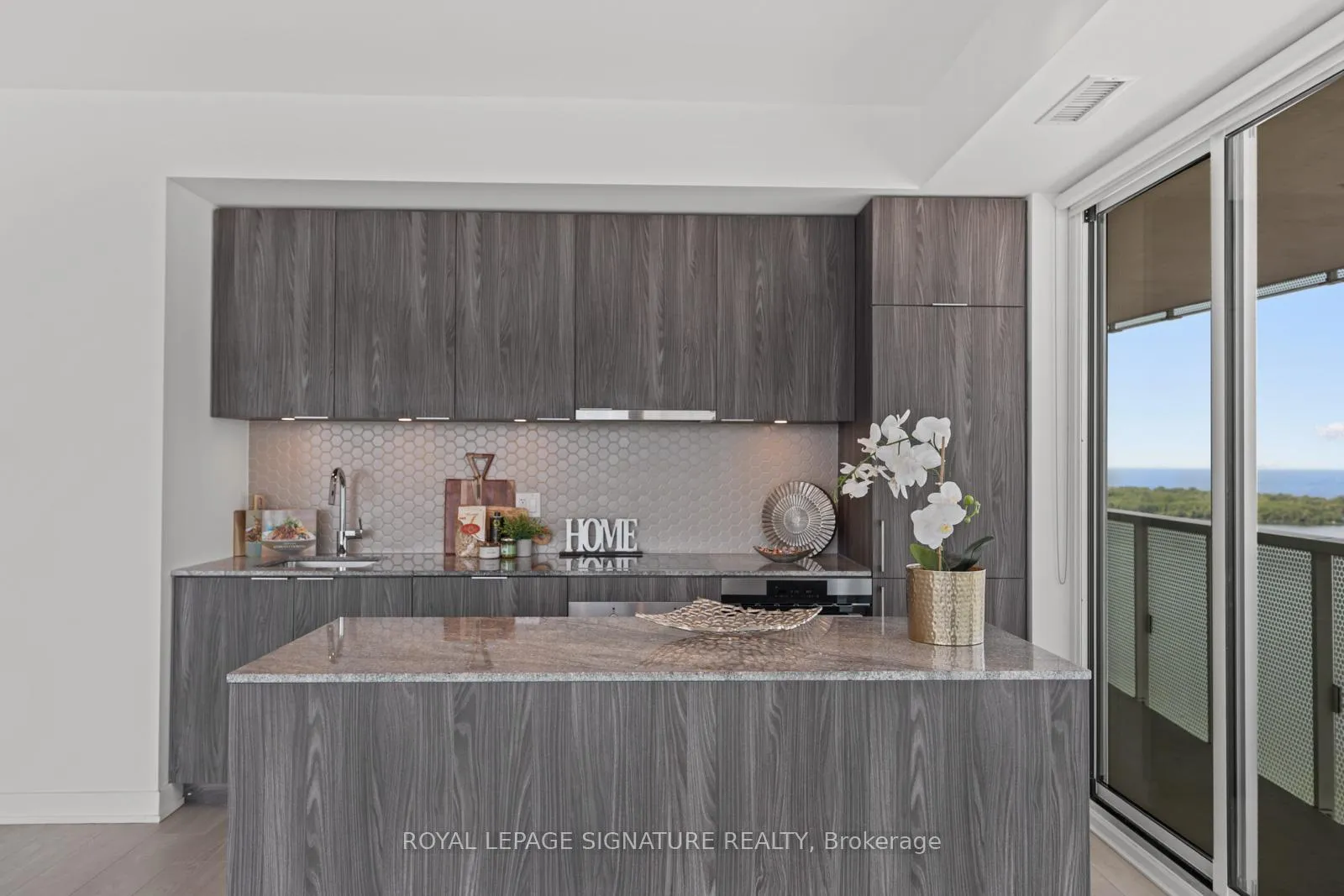 Photo 17 of Unit 3305, 15 Queens Quay E, Toronto, Waterfront Communities — HOMEH