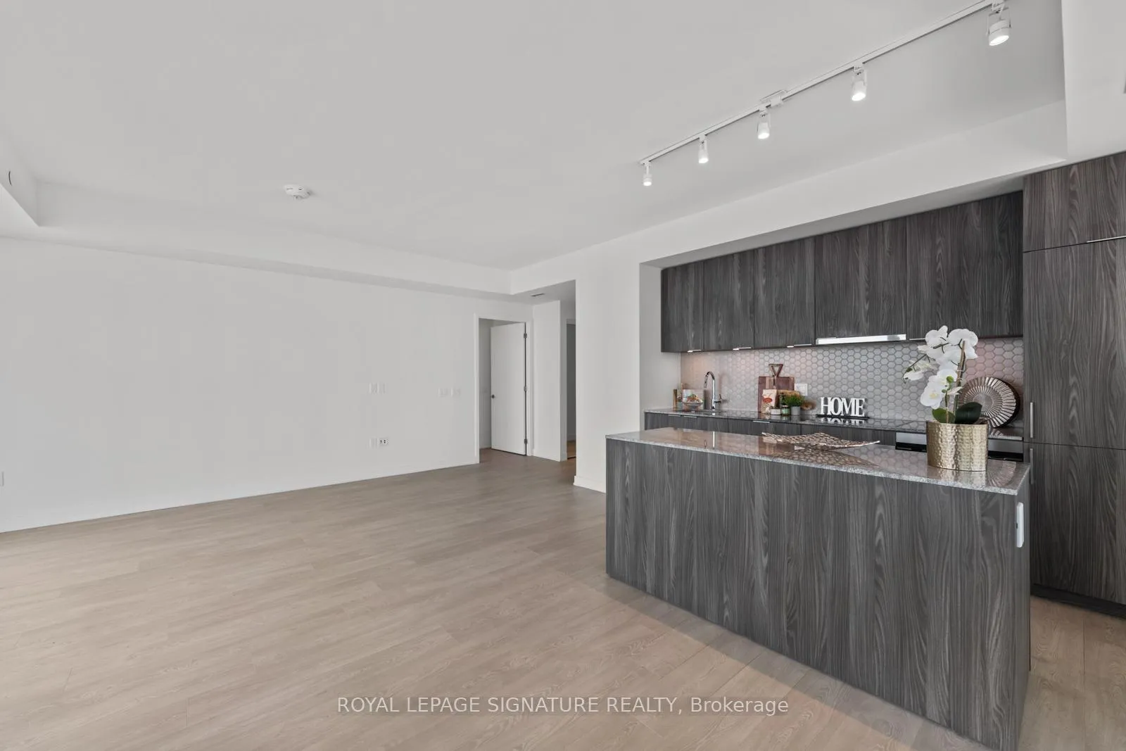 Photo 18 of Unit 3305, 15 Queens Quay E, Toronto, Waterfront Communities — HOMEH