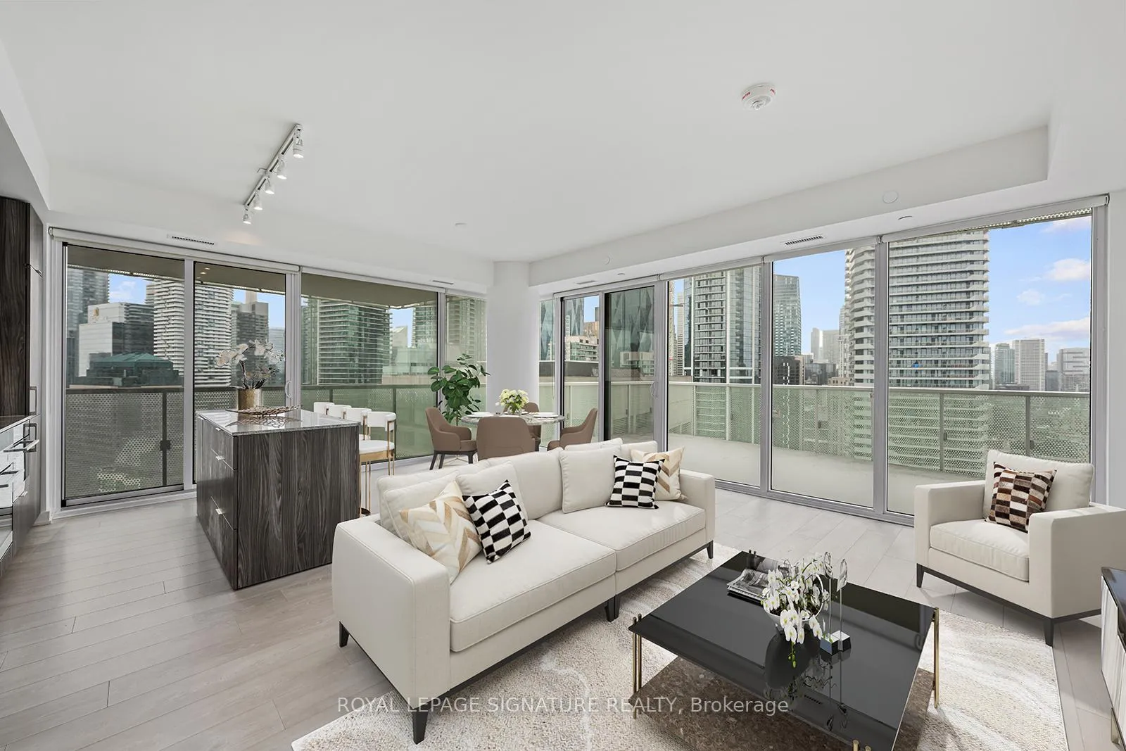Photo 21 of Unit 3305, 15 Queens Quay E, Toronto, Waterfront Communities — HOMEH