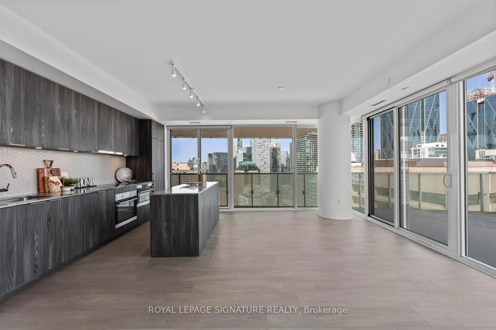 Photo 32 of Unit 3305, 15 Queens Quay E, Toronto, Waterfront Communities — HOMEH