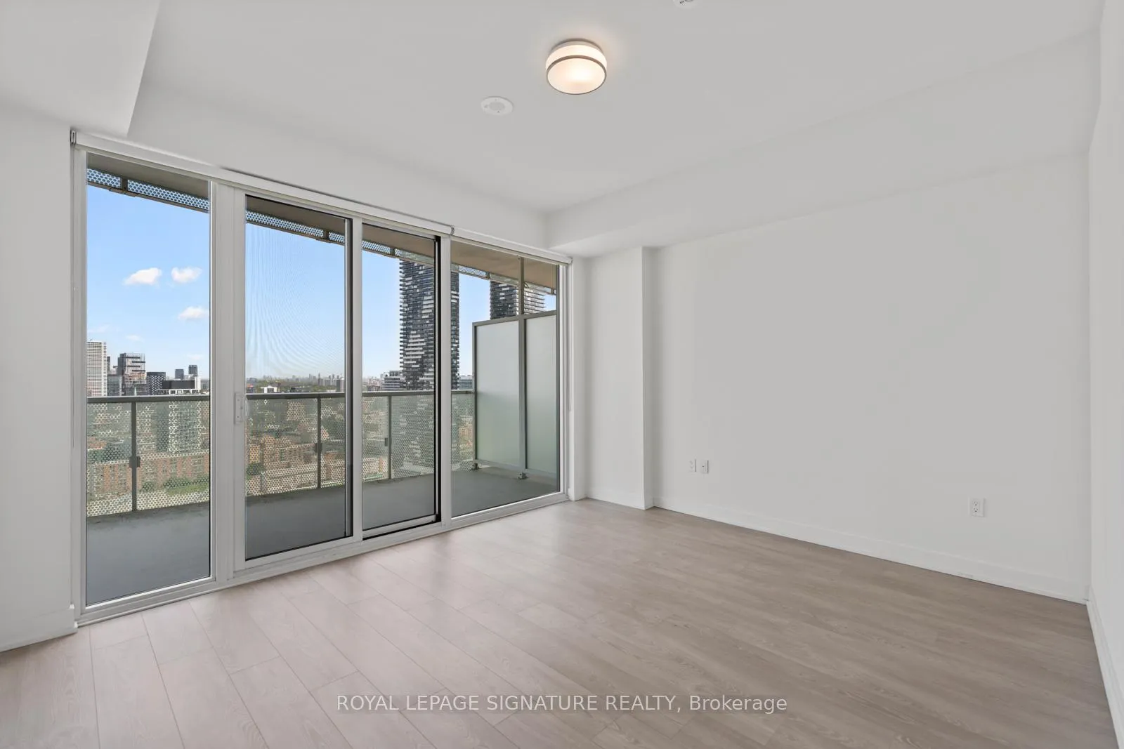 Photo 38 of Unit 3305, 15 Queens Quay E, Toronto, Waterfront Communities — HOMEH