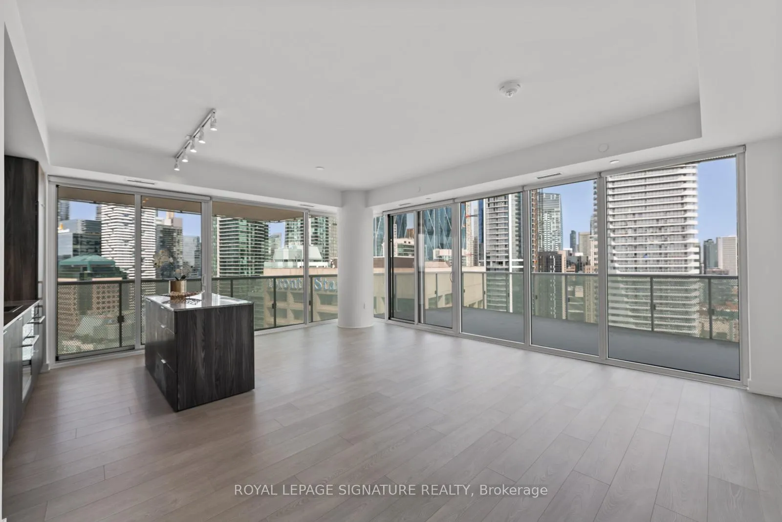 Photo 45 of Unit 3305, 15 Queens Quay E, Toronto, Waterfront Communities — HOMEH