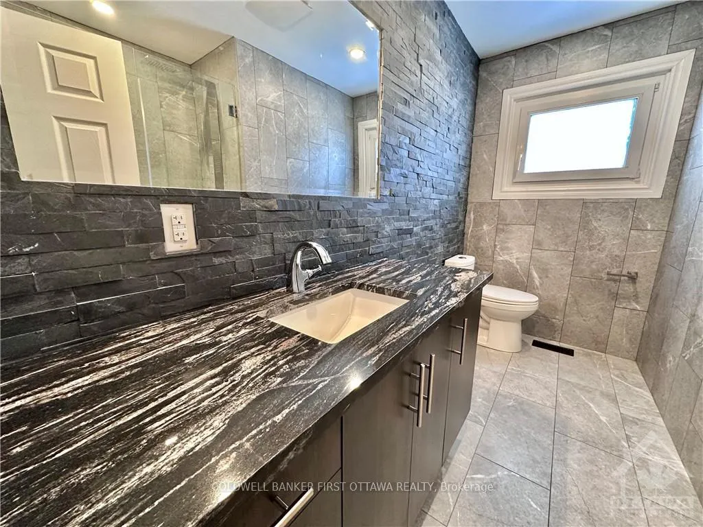 Photo 14 of 33 Wallford Way, Ottawa, City View/Skyline/Fisher Heights/Parkwood Hills — HOMEH