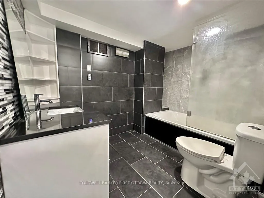 Photo 17 of 33 Wallford Way, Ottawa, City View/Skyline/Fisher Heights/Parkwood Hills — HOMEH