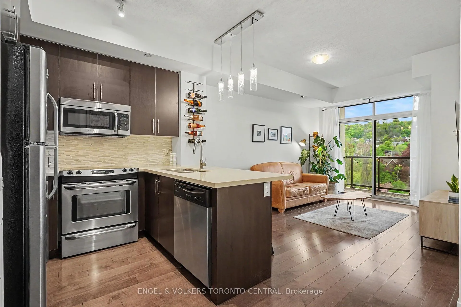 Photo 5 of Unit 706, 90 Charlton Avenue W, Hamilton, Durand — HOMEH