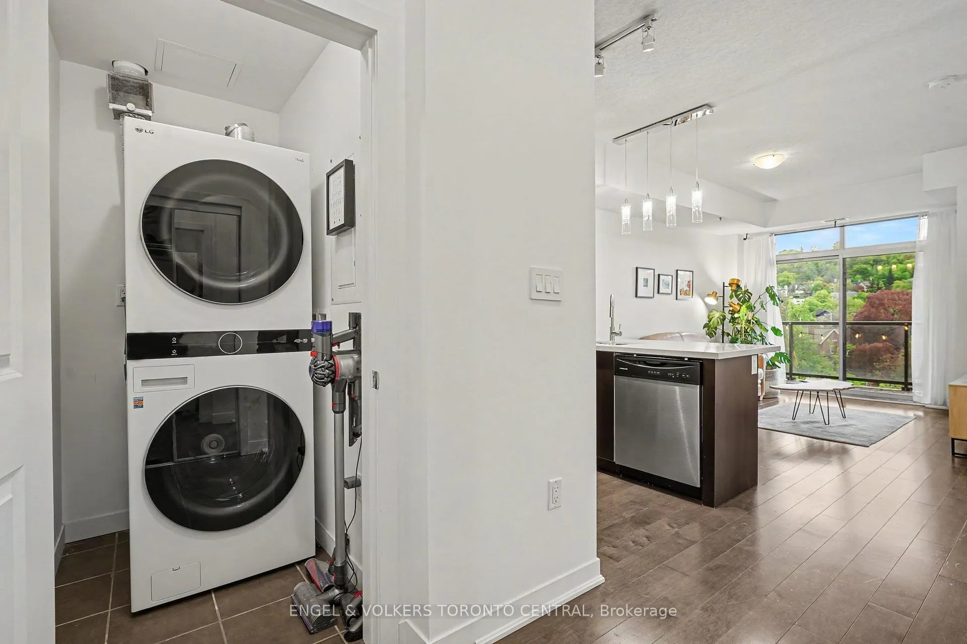 Photo 11 of Unit 706, 90 Charlton Avenue W, Hamilton, Durand — HOMEH
