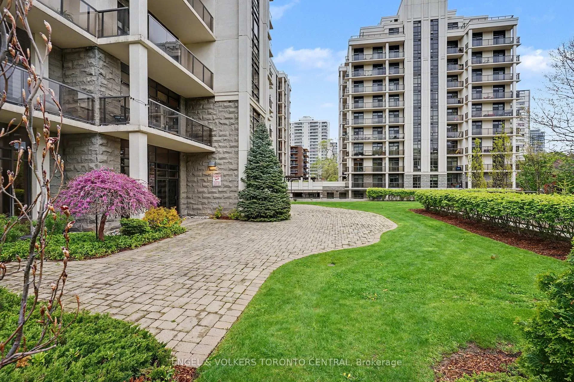 Photo 13 of Unit 706, 90 Charlton Avenue W, Hamilton, Durand — HOMEH