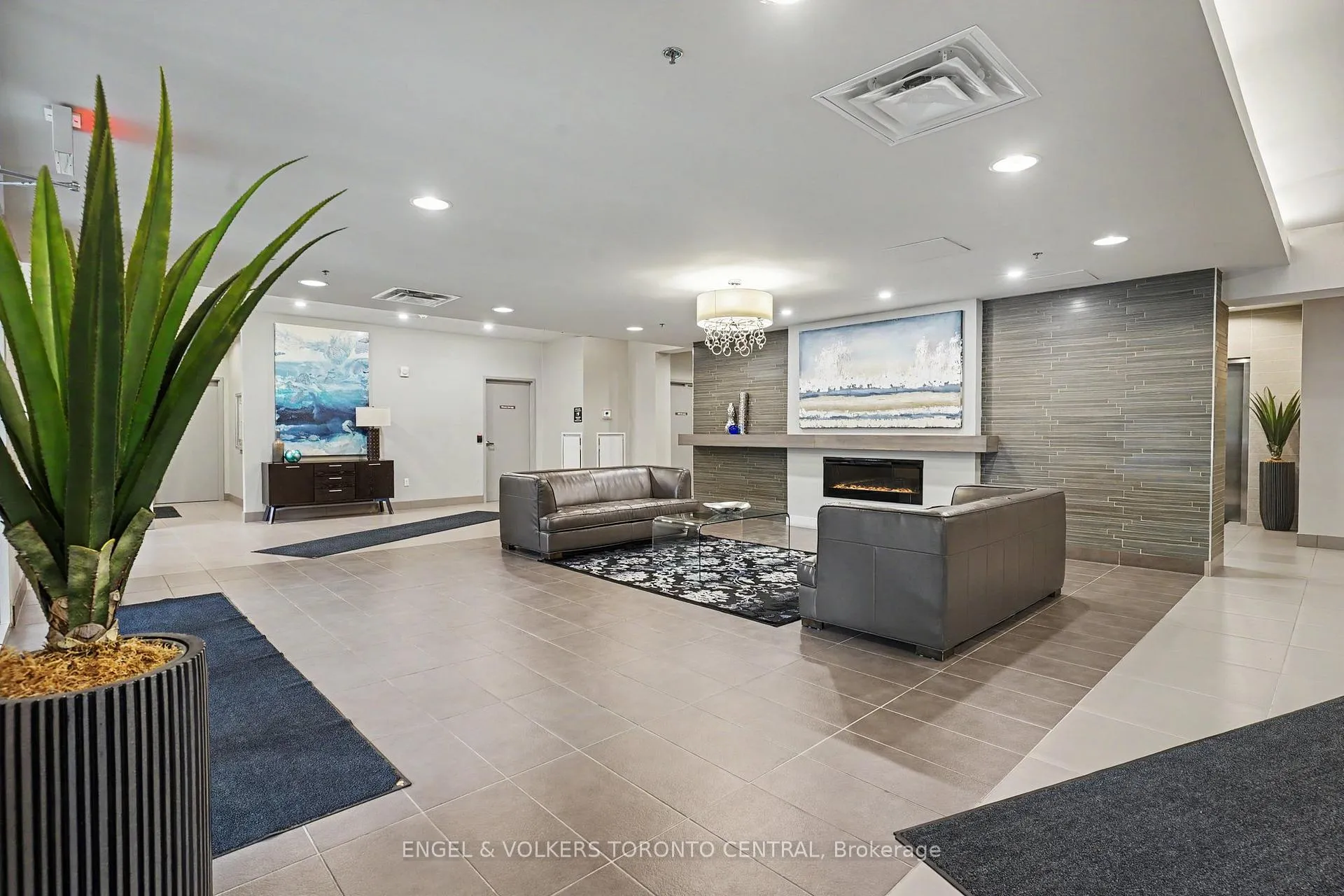 Photo 19 of Unit 706, 90 Charlton Avenue W, Hamilton, Durand — HOMEH