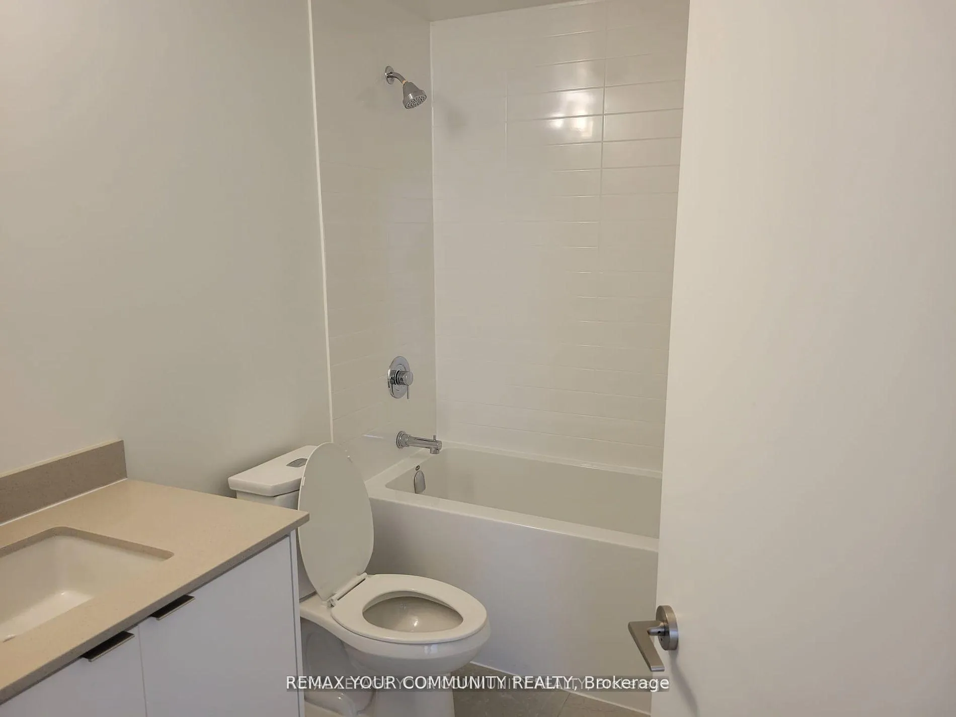 Photo 5 of Unit 1906, 55 Duke Street W, Kitchener, City Commercial Core — HOMEH