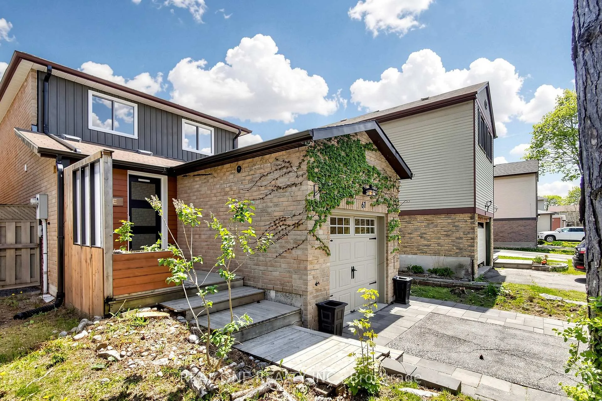 Photo 3 of 61 Marlow Crescent, Markham, Markville — HOMEH