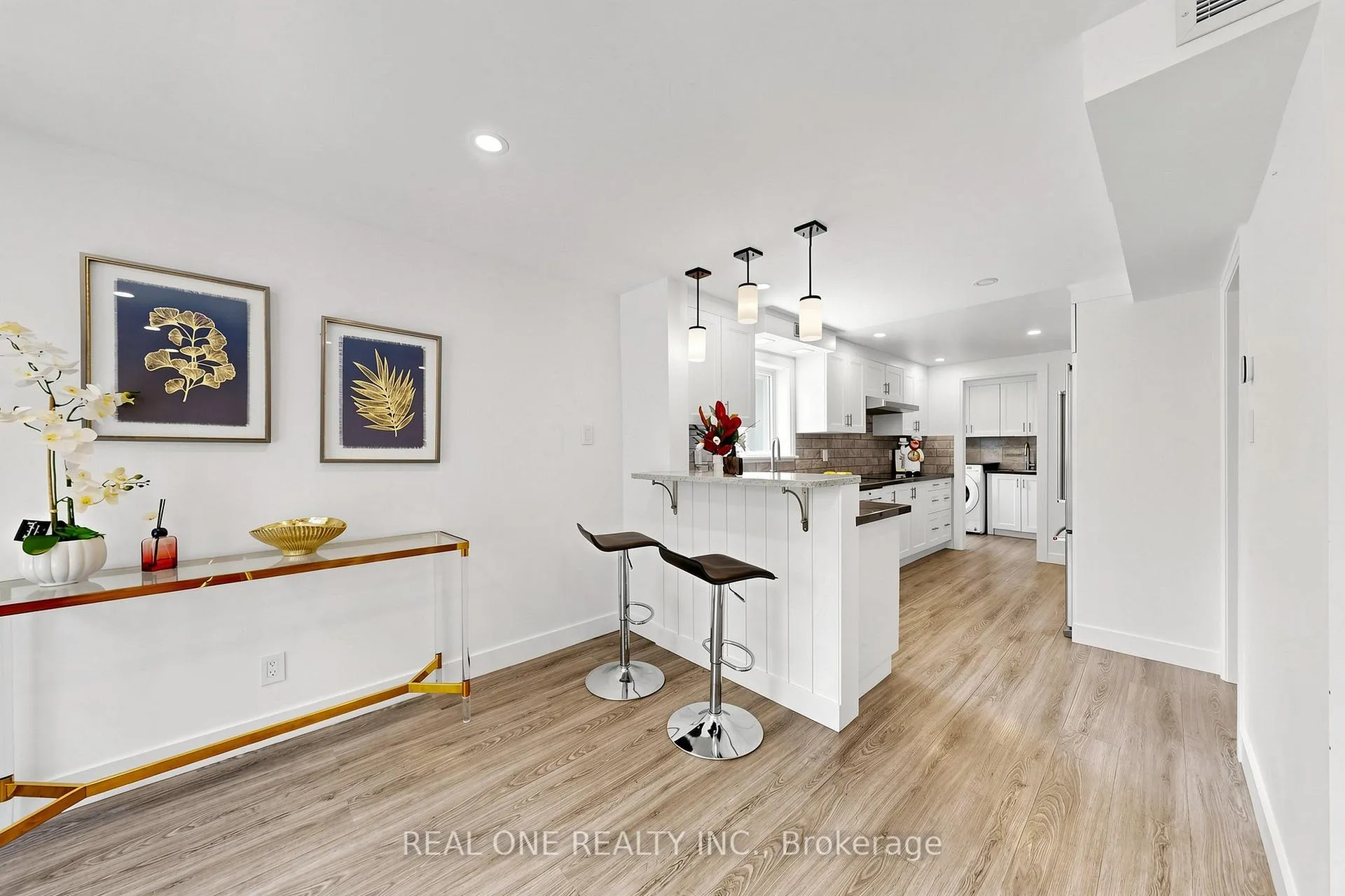 Photo 6 of 61 Marlow Crescent, Markham, Markville — HOMEH