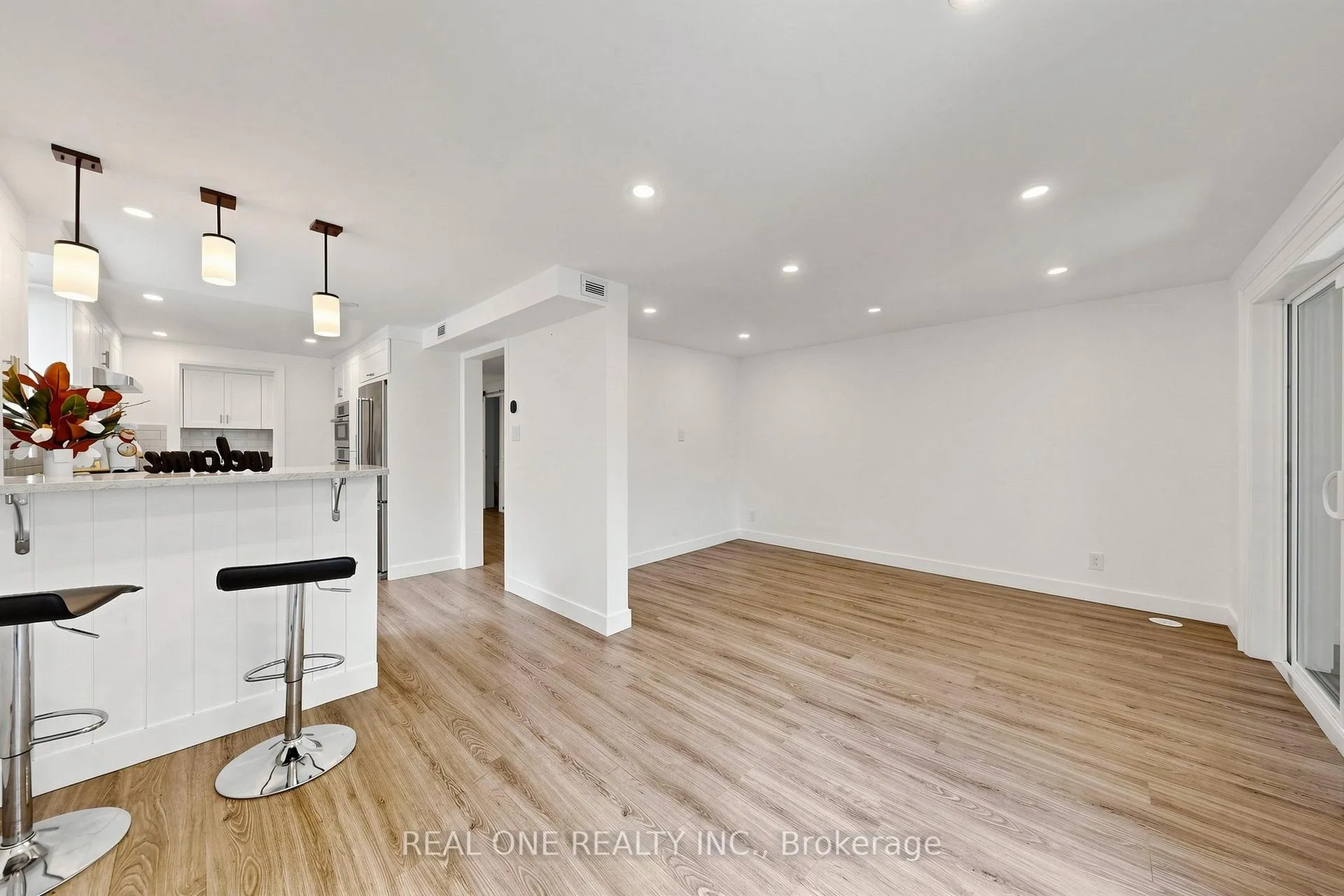 Photo 7 of 61 Marlow Crescent, Markham, Markville — HOMEH