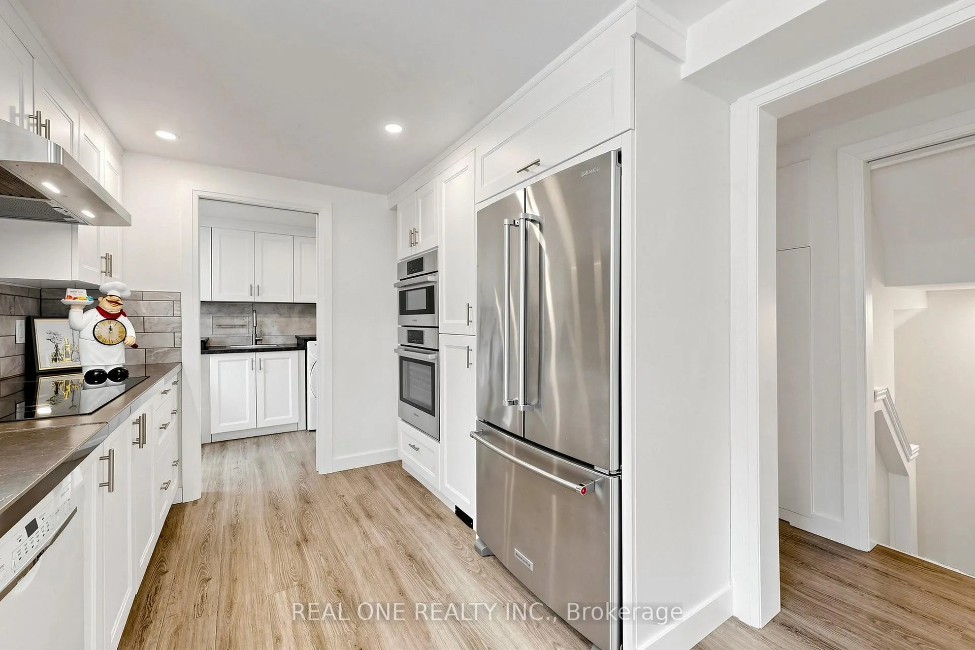 Photo 8 of 61 Marlow Crescent, Markham, Markville — HOMEH