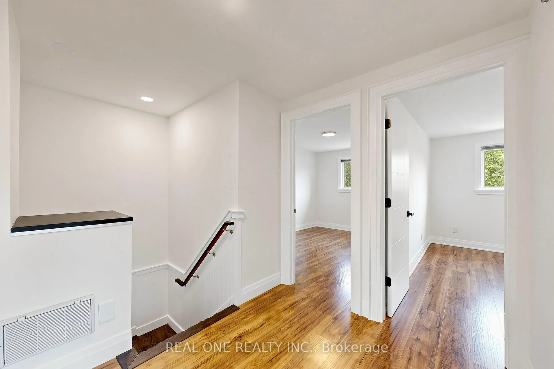 Photo 22 of 61 Marlow Crescent, Markham, Markville — HOMEH