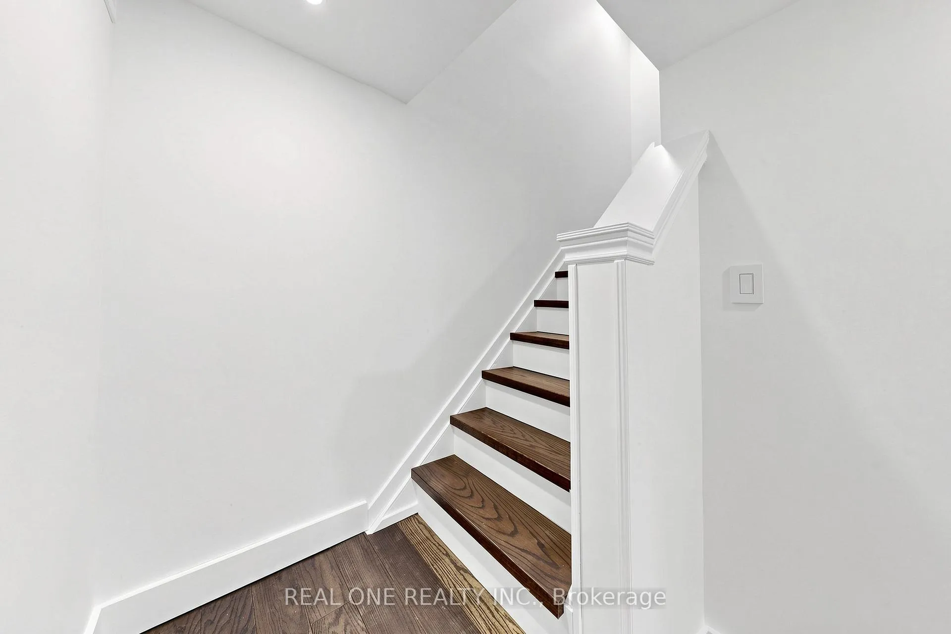 Photo 35 of 61 Marlow Crescent, Markham, Markville — HOMEH