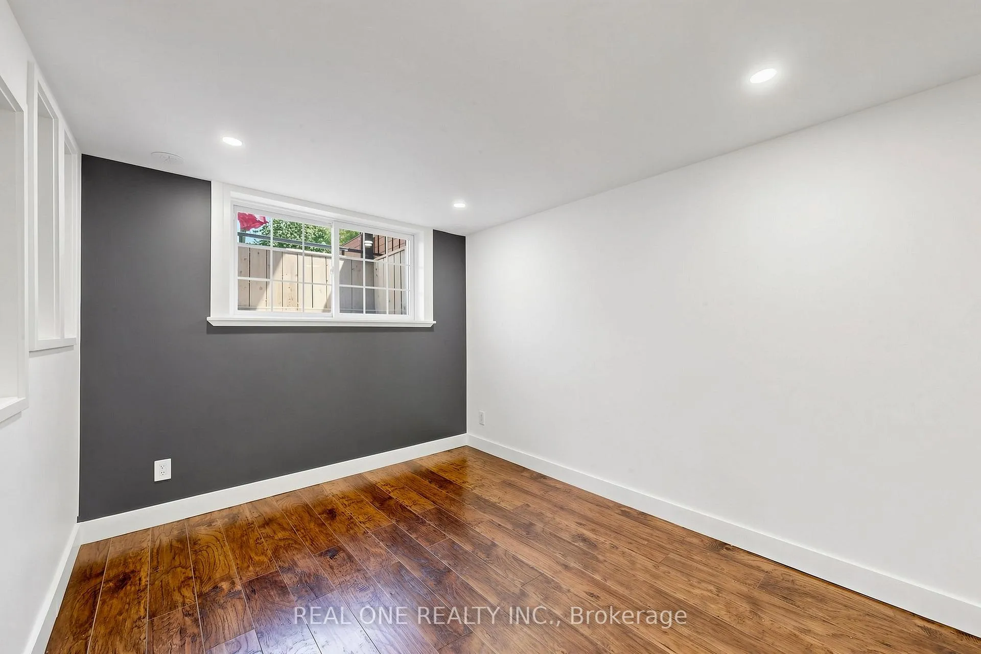 Photo 37 of 61 Marlow Crescent, Markham, Markville — HOMEH