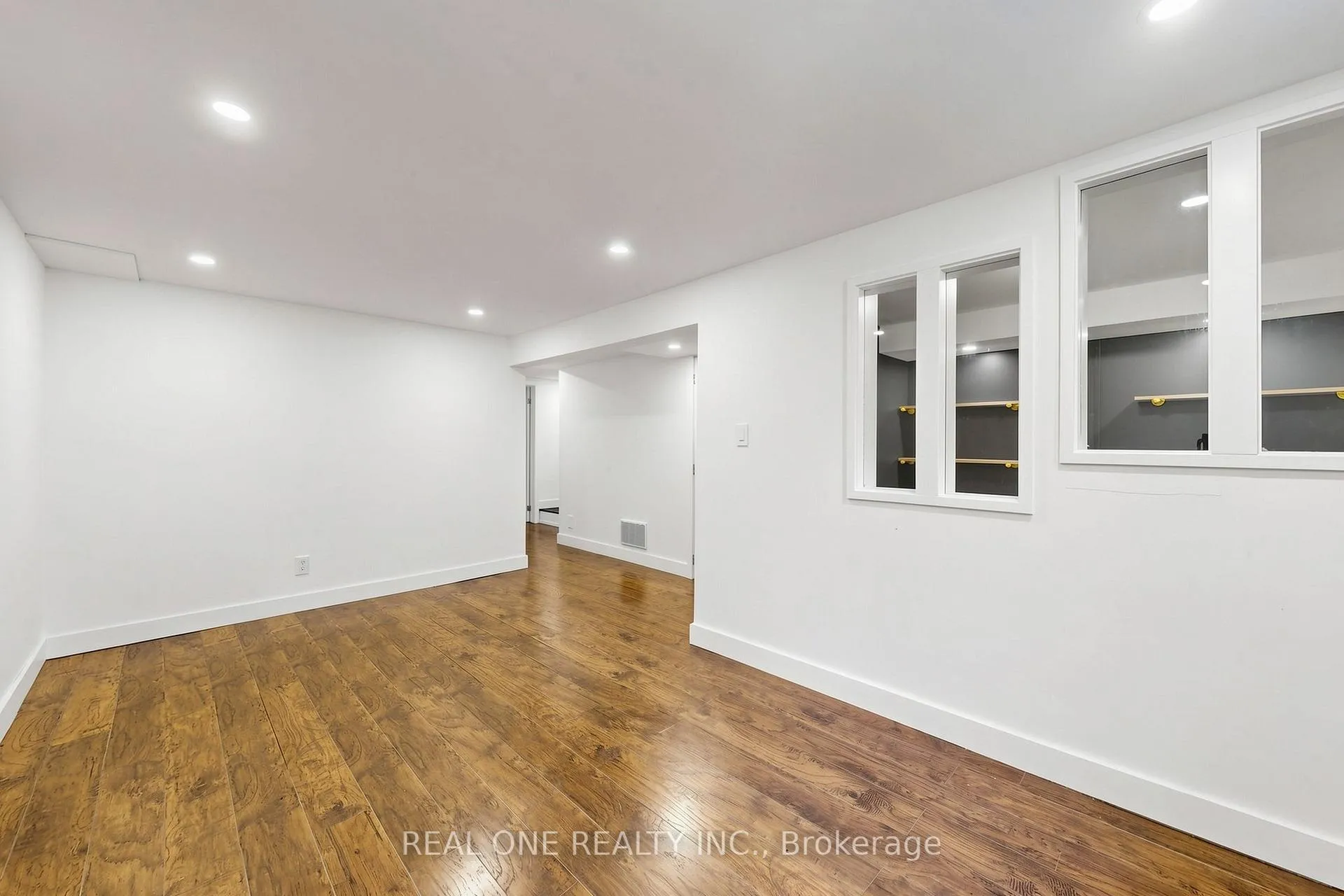 Photo 38 of 61 Marlow Crescent, Markham, Markville — HOMEH