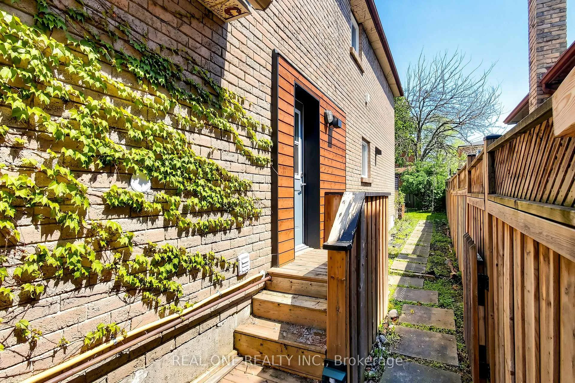 Photo 48 of 61 Marlow Crescent, Markham, Markville — HOMEH