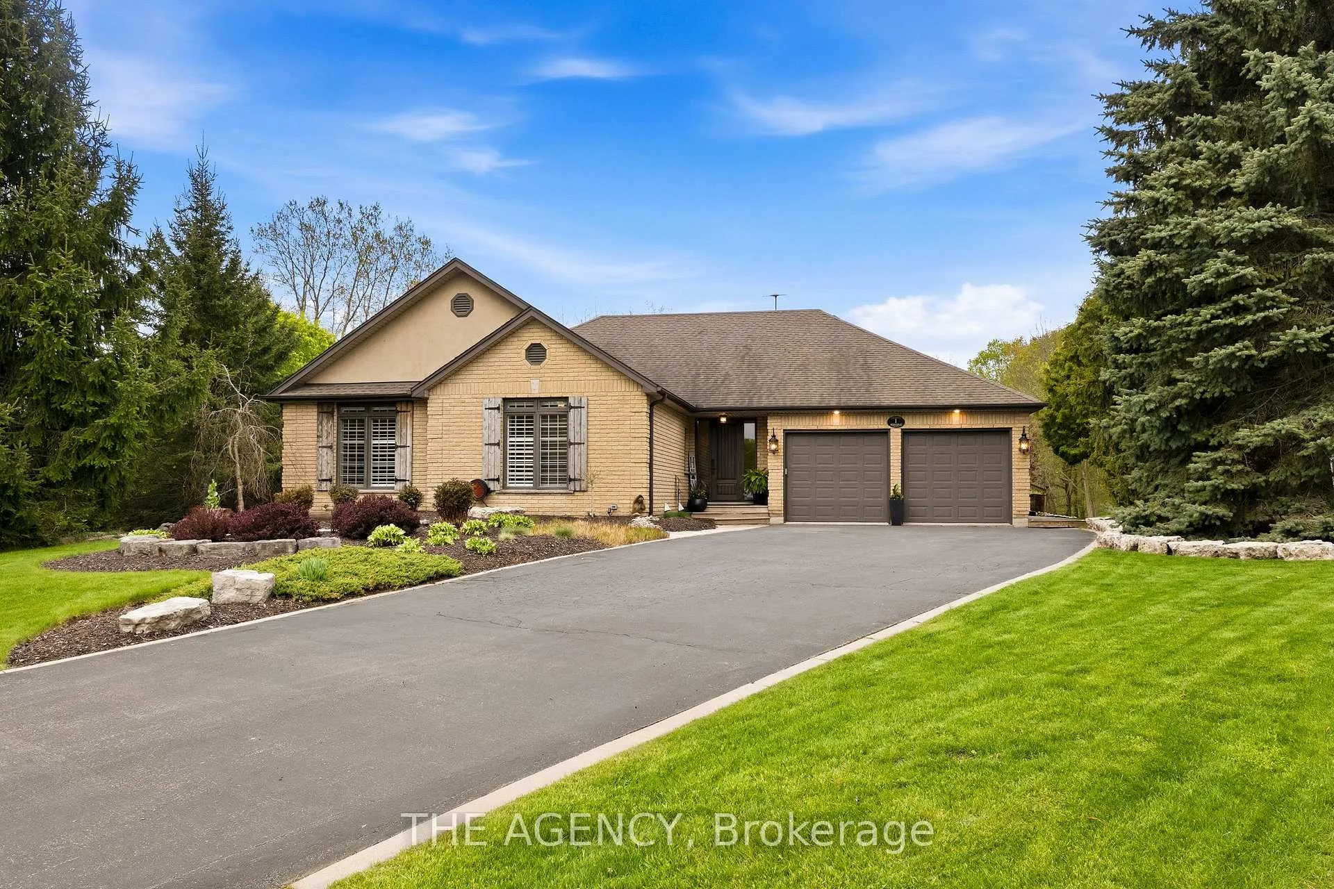 Photo 1 of 1 McDonald Place, Brant, South Dumfries — HOMEH