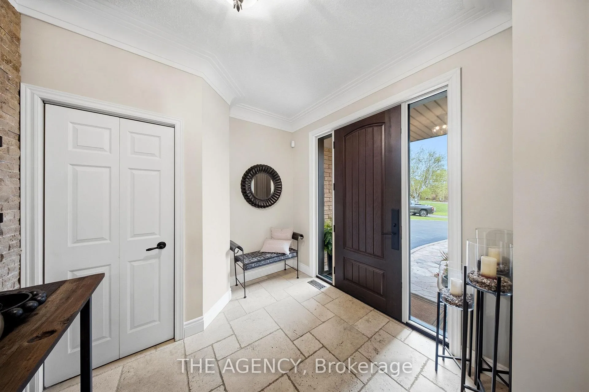 Photo 2 of 1 McDonald Place, Brant, South Dumfries — HOMEH