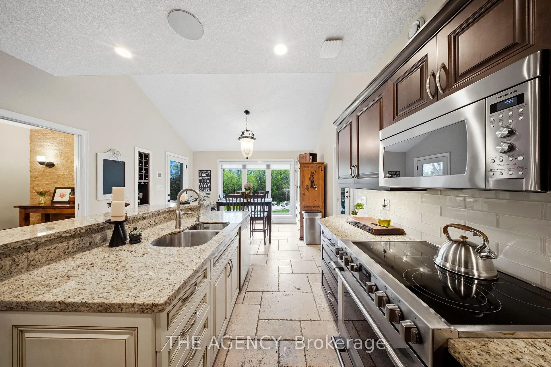 Photo 4 of 1 McDonald Place, Brant, South Dumfries — HOMEH