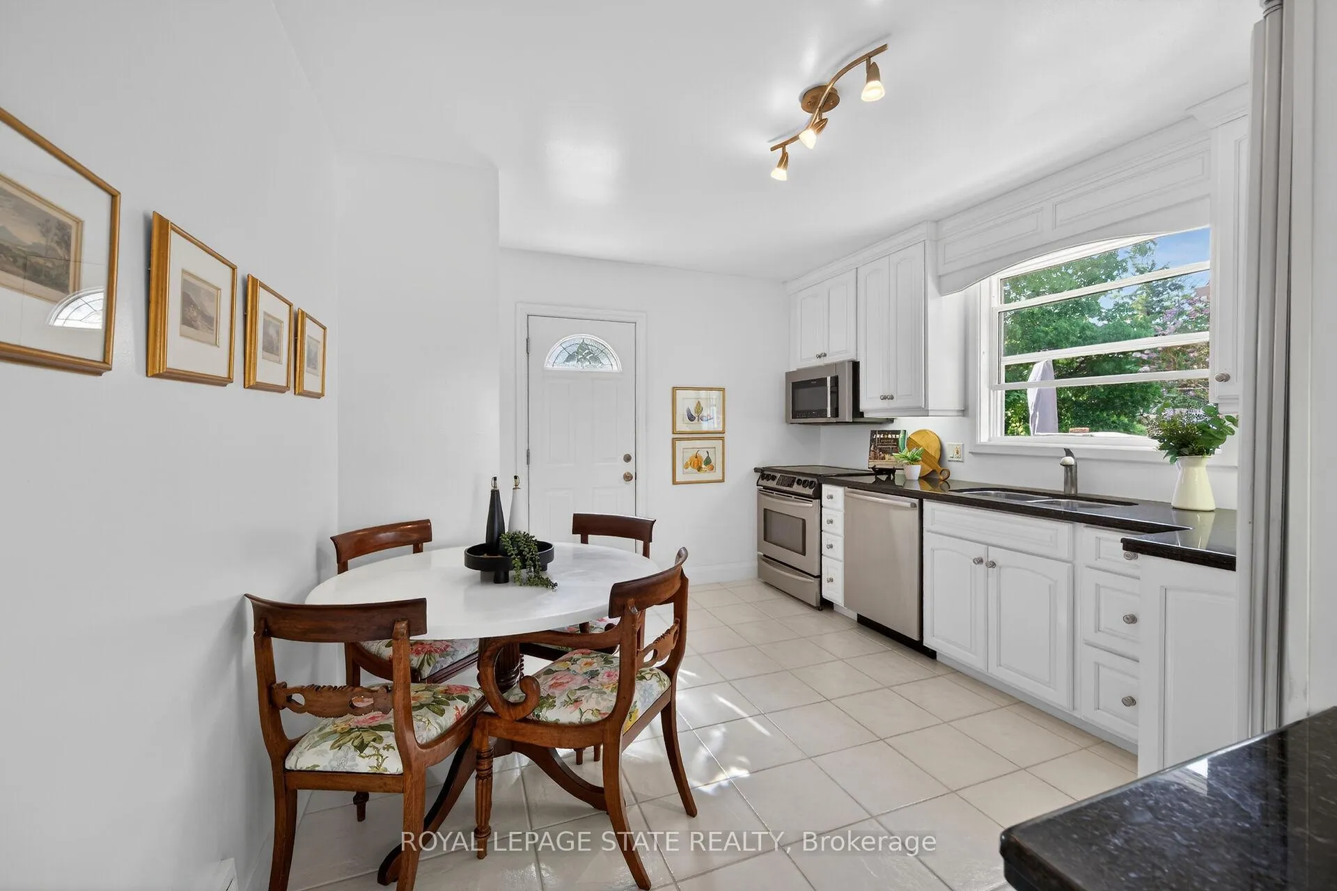 Photo 11 of 62 Uplands Avenue, Hamilton, Westdale — HOMEH