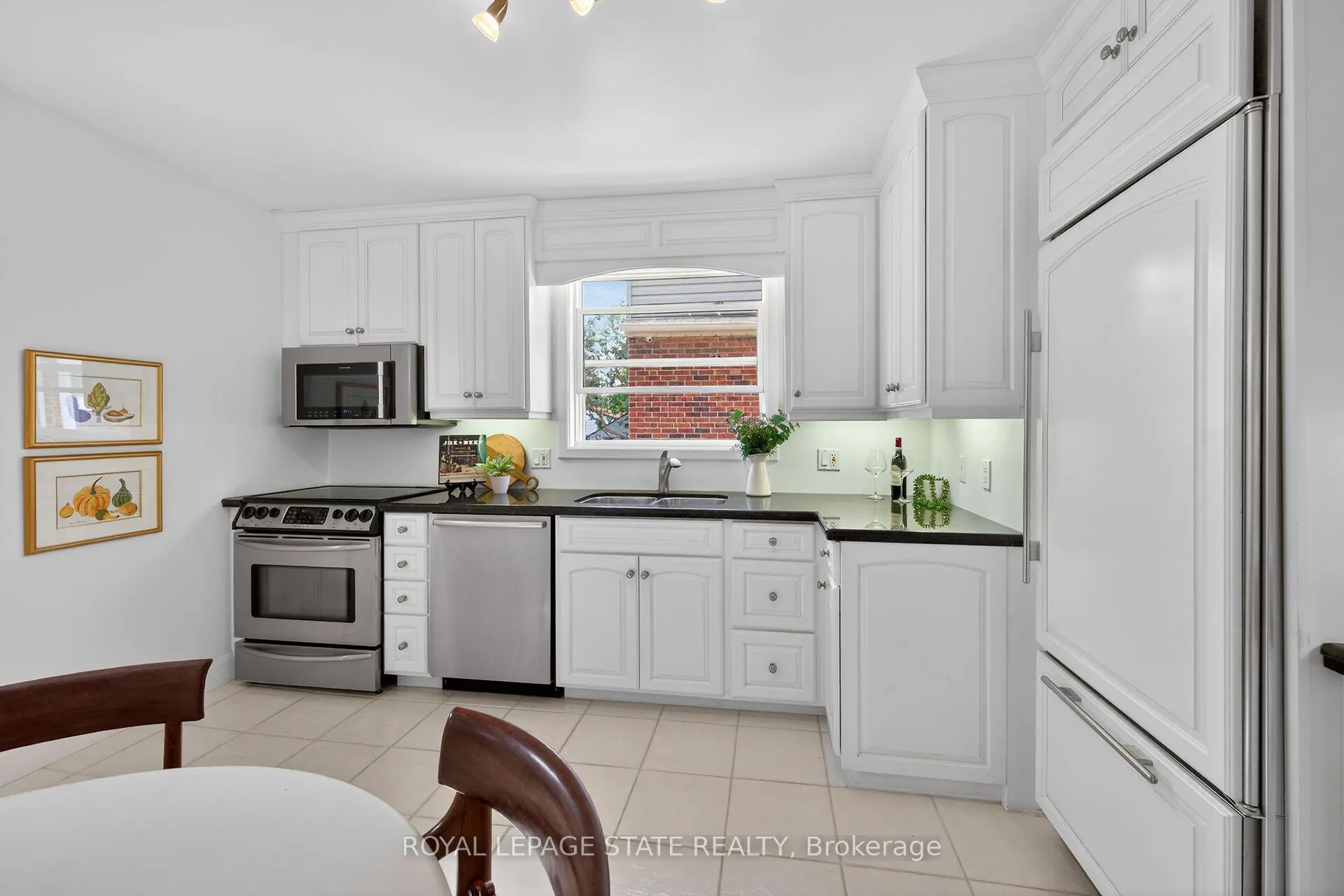 Photo 12 of 62 Uplands Avenue, Hamilton, Westdale — HOMEH