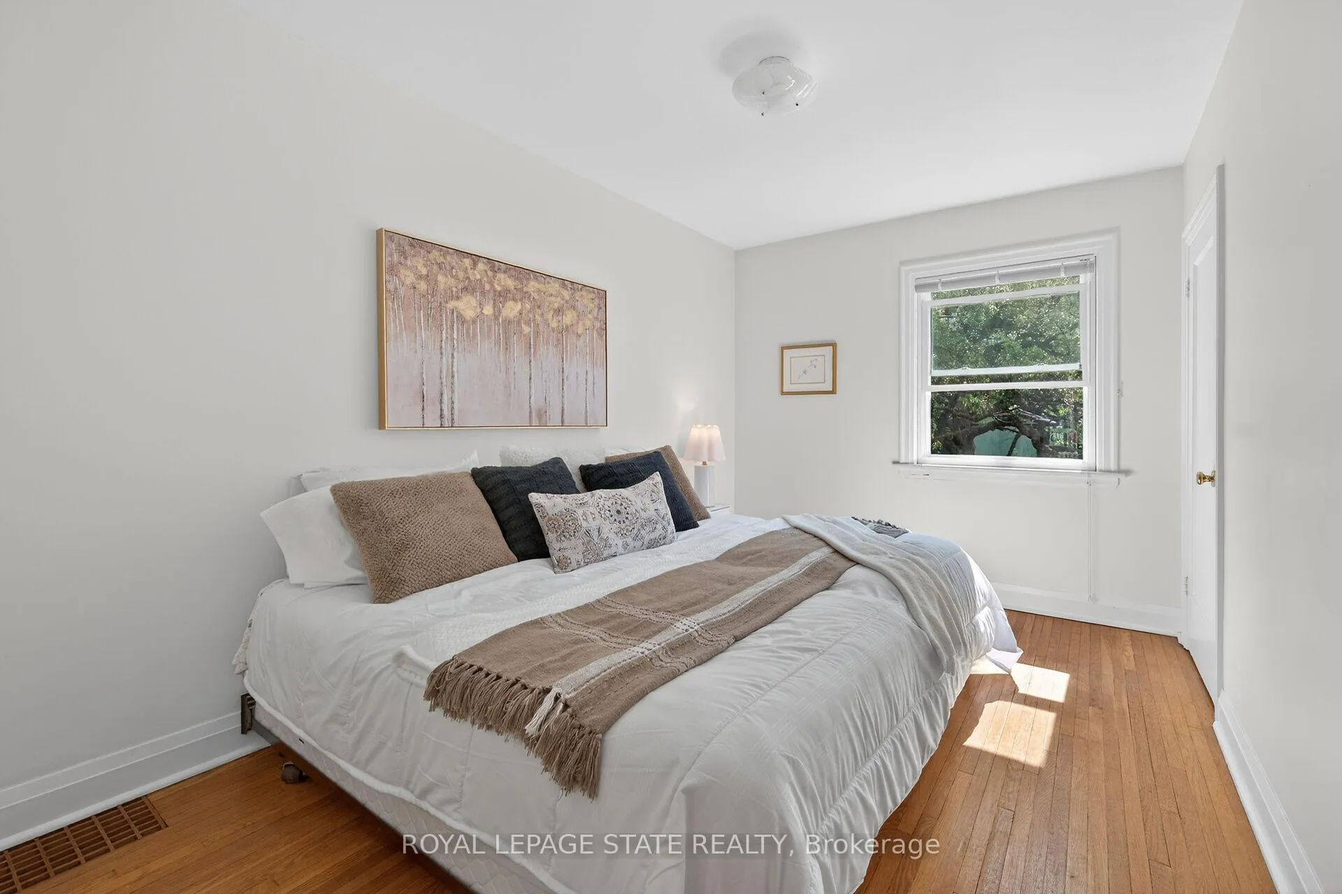 Photo 17 of 62 Uplands Avenue, Hamilton, Westdale — HOMEH