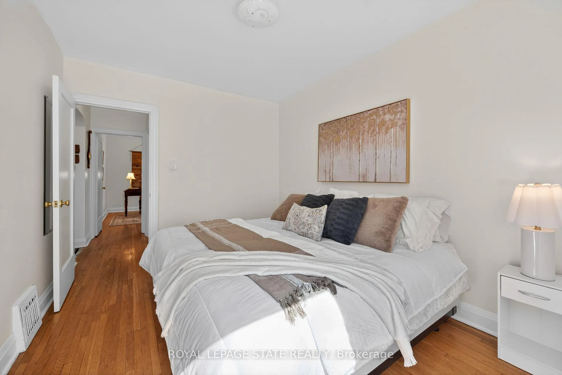 Photo 18 of 62 Uplands Avenue, Hamilton, Westdale — HOMEH